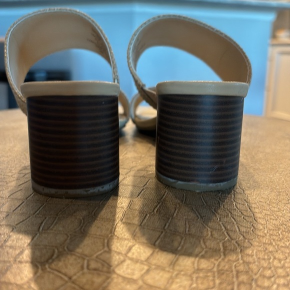 AK , Anne Klein i flex raffia heel sandals. 6.5 - Picture 5 of 5